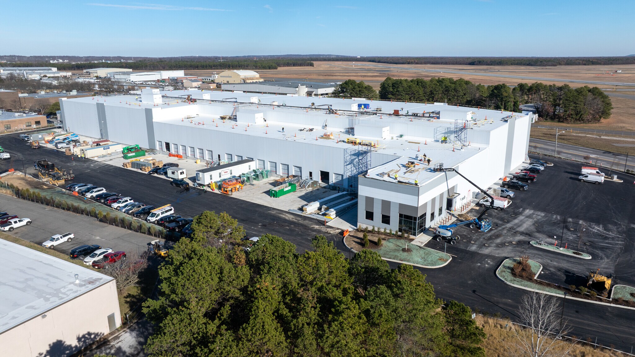 2100 Smithtown Ave, Ronkonkoma, NY à louer Photo du bâtiment- Image 1 de 8