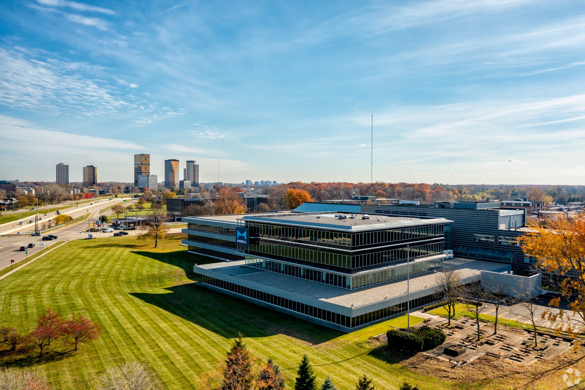 26555 Northwestern Hwy, Southfield, MI for lease Primary Photo- Image 1 of 18