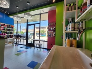 13517 University Blvd, Sugar Land, TX for lease Interior Photo- Image 2 of 7