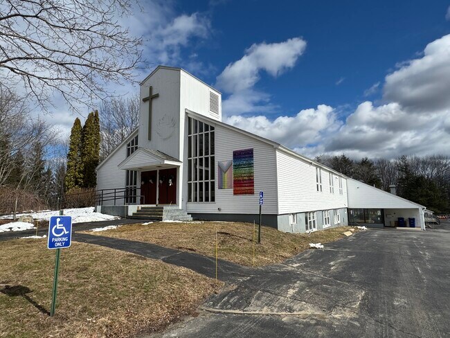 Plus de détails pour 235 Pride St, Westbrook, ME - Spécialité à vendre