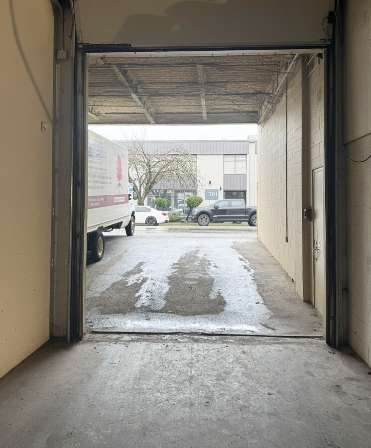 232 7th Av W, Vancouver, BC V5Y 1M1 - Unit 232 - - Interior Photo - Image 2 of 3