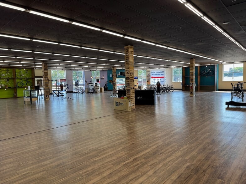 235-293 Mid Rivers Mall Dr, Saint Peters, MO à louer - Photo intérieure - Image 3 de 8