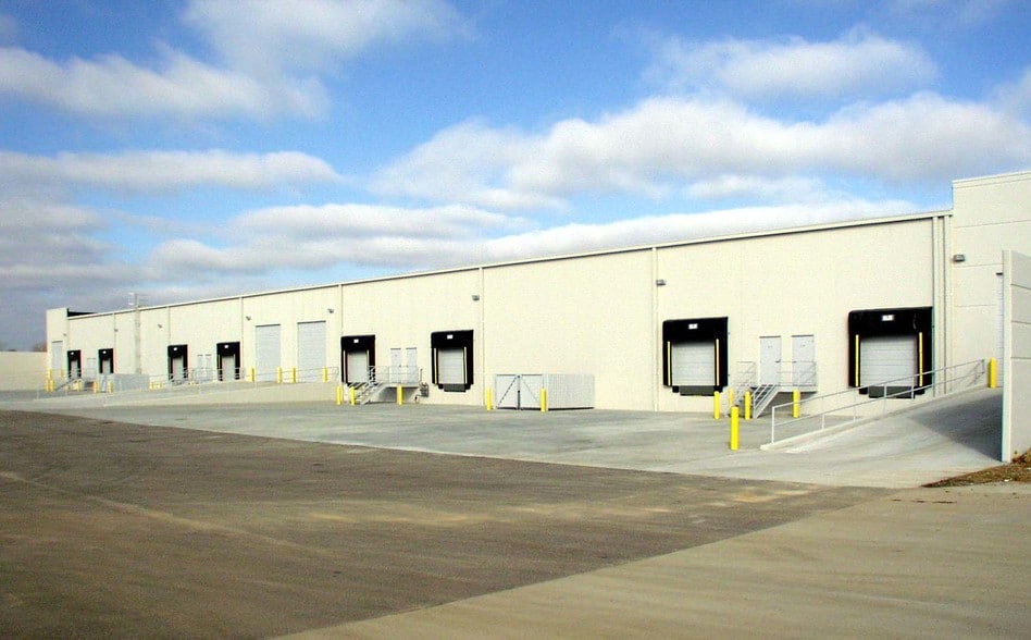 201-215 Stag Industrial Blvd, Lake Saint Louis, MO for lease - Other - Image 2 of 15