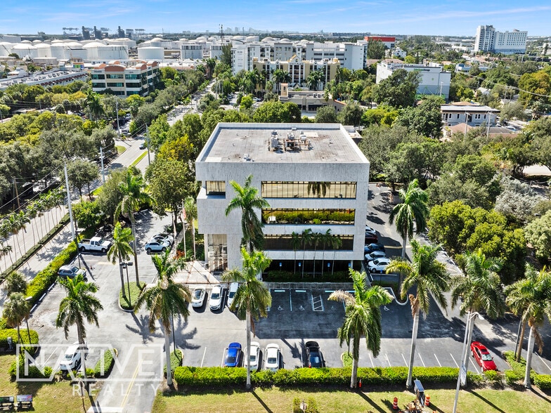 910 SE 17th St, Fort Lauderdale, FL à louer - Photo du bâtiment - Image 3 de 37