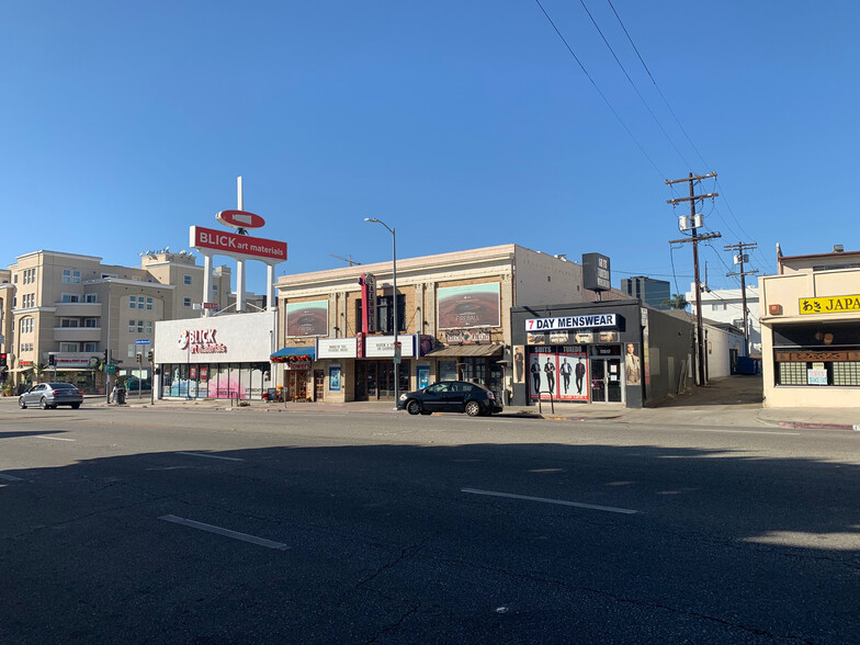 11517 Santa Monica Blvd, Los Angeles, CA à louer - Photo du bâtiment - Image 1 de 5