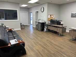 9745 Industrial Dr, Bridgeview, IL for lease Interior Photo- Image 2 of 7