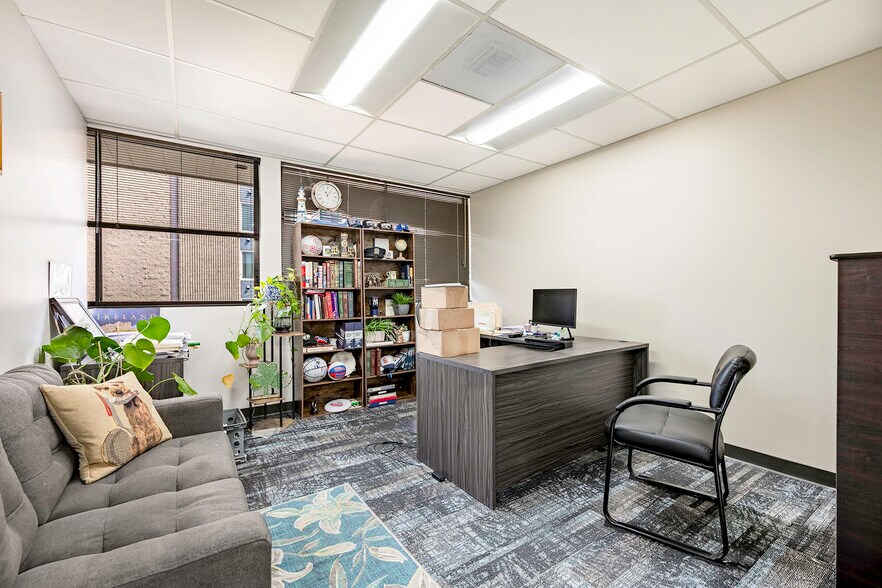 333 W Broadway, Long Beach, CA à louer - Photo du bâtiment - Image 2 de 26