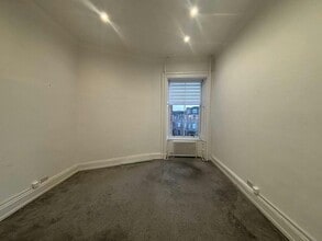29 Park Circ, Glasgow for lease Interior Photo- Image 1 of 3