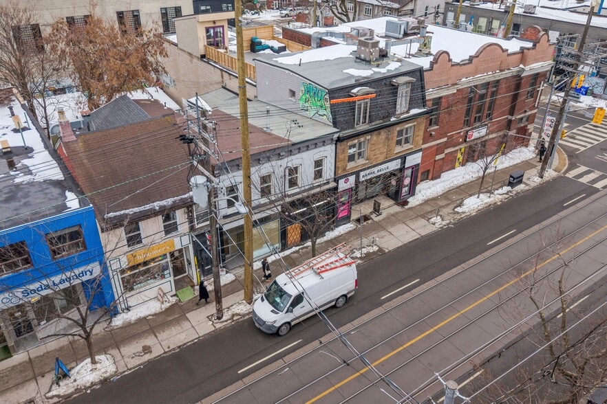717-719 Queen St W, Toronto, ON à vendre - Photo du bâtiment - Image 3 de 10