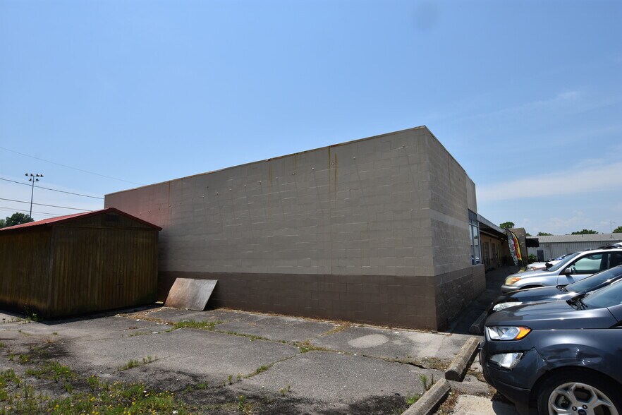 416 E North St, Sweetwater, TN à vendre - Photo du bâtiment - Image 3 de 13