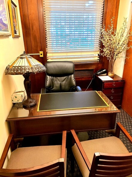 1000 Park Ave, New York, NY for lease - Interior Photo - Image 3 of 7