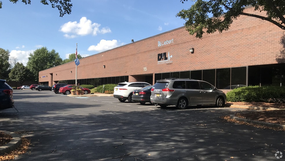 111 Sinclair Rd, Bristol, PA for lease - Building Photo - Image 3 of 5