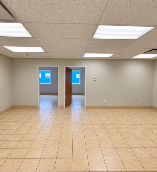 8800 Venture Av SE, Calgary, AB for lease - Building Photo - Image 3 of 10