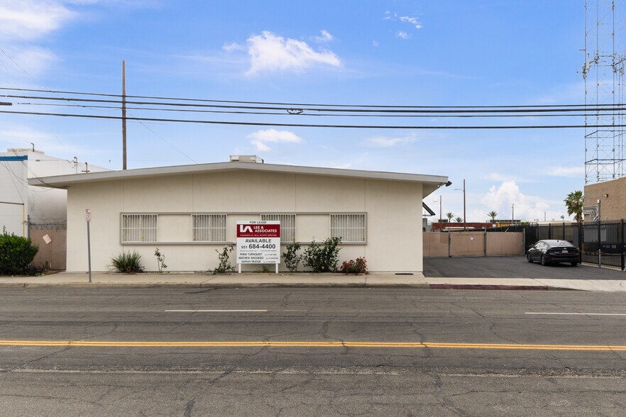 1247 Brooks St, Ontario, CA à louer - Photo du bâtiment - Image 3 de 40