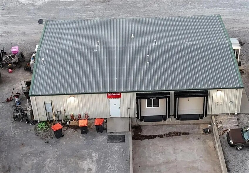 3001 N Rotary Ter, Pittsburg, KS à vendre - Photo du bâtiment - Image 2 de 11