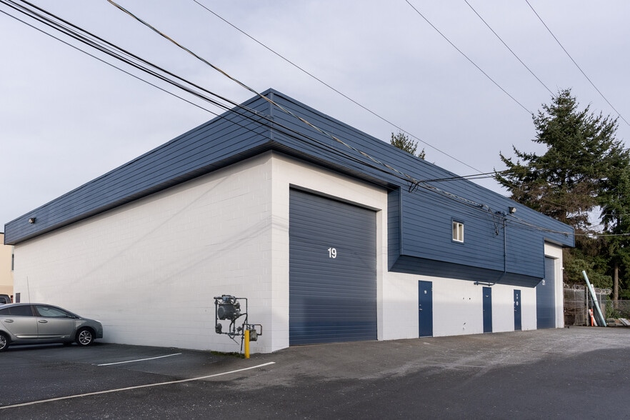 175 Schoolhouse St, Coquitlam, BC for lease - Building Photo - Image 1 of 6