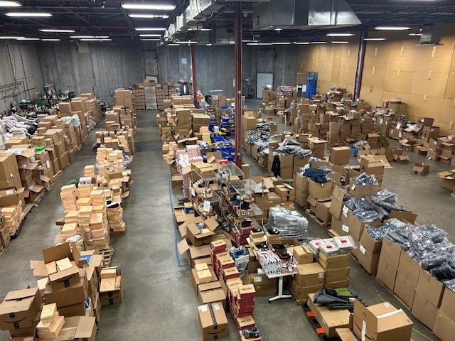 5600 Pioneer Creek Dr, Maple Plain, MN for lease Building Photo- Image 1 of 2