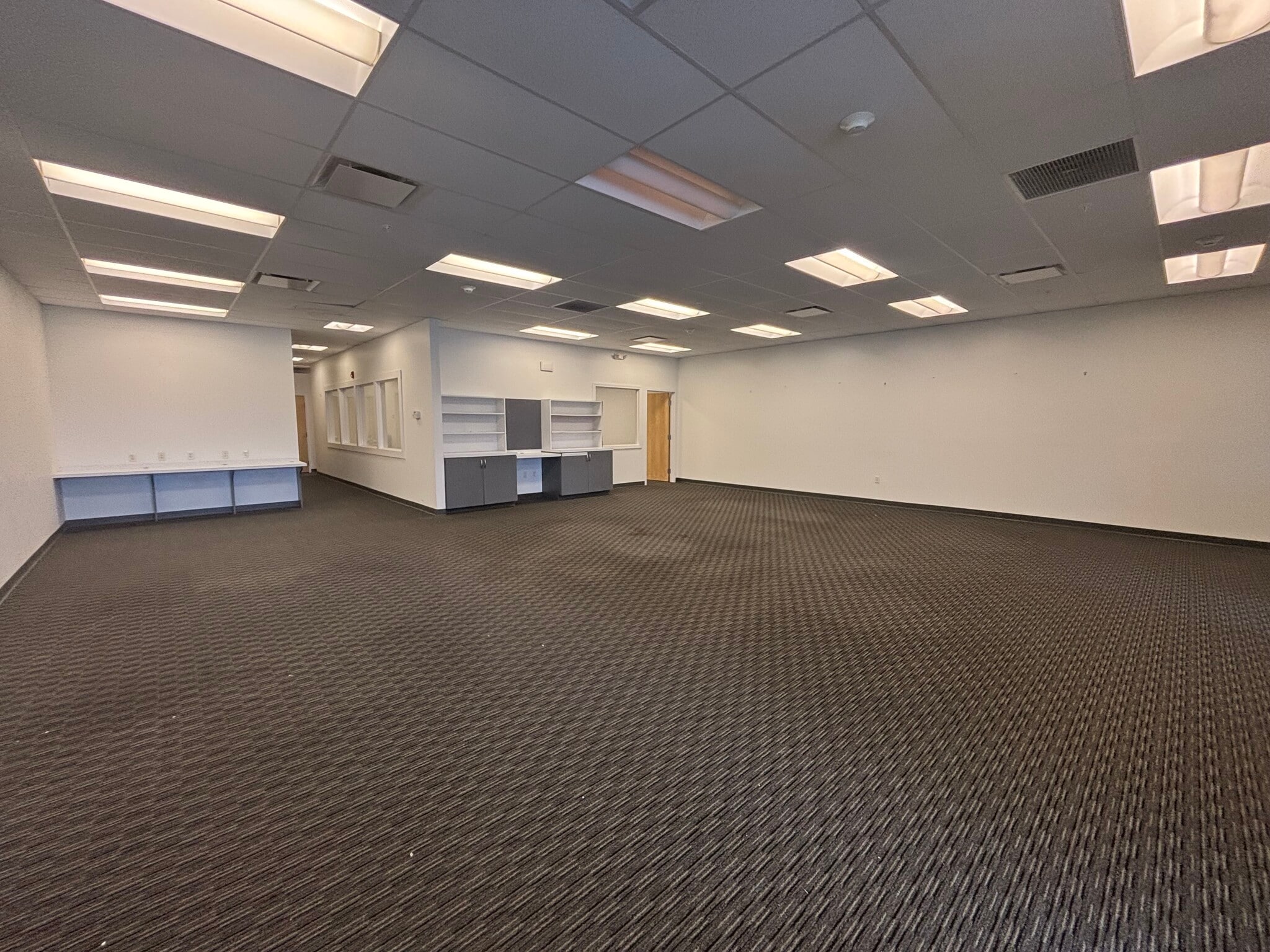 800 Islington St, Portsmouth, NH à louer Photo intérieure- Image 1 de 1