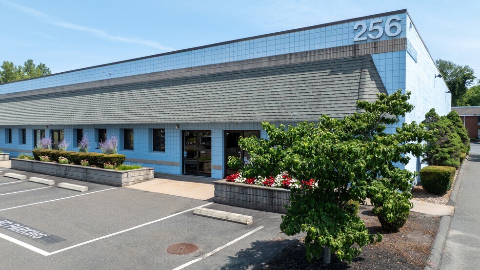 256 Main St, East Windsor, CT à vendre - Photo du bâtiment - Image 3 de 41