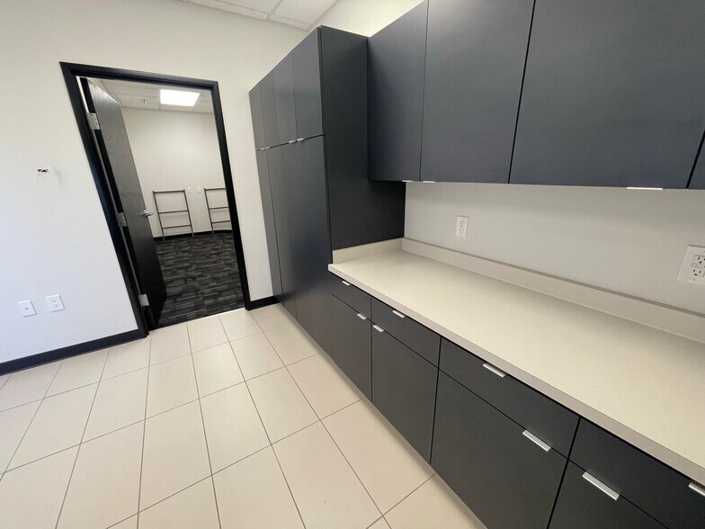 2700 Farmington Ave, Farmington, NM à vendre - Photo du bâtiment - Image 3 de 54