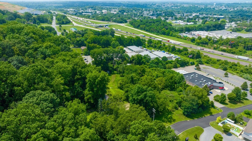 340 Cedarville Rd, Easton, PA for sale - Building Photo - Image 3 of 5