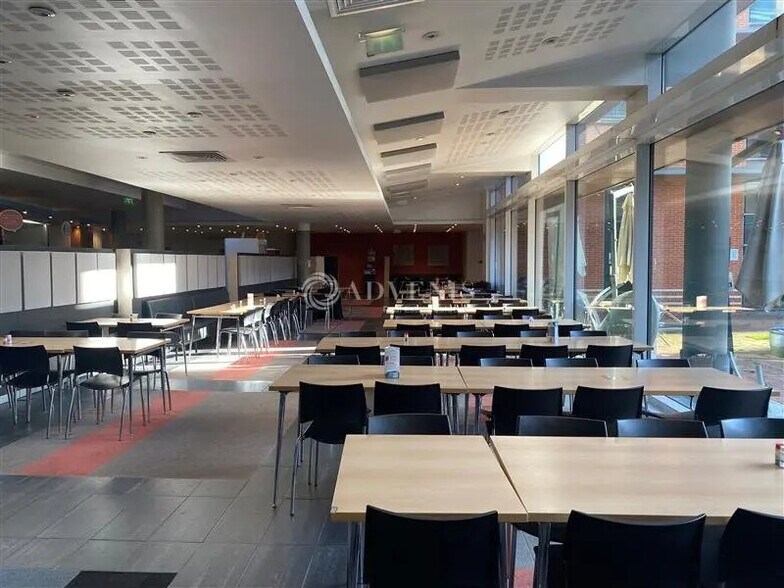 Bureau dans Ivry-sur-Seine à louer - Photo du bâtiment - Image 3 de 9