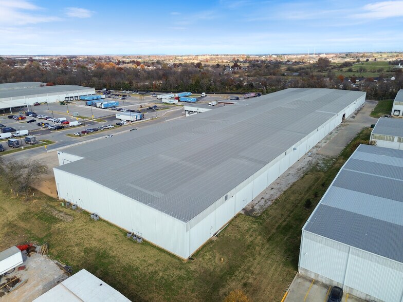 419 S Lincoln St, Lowell, AR à louer - Photo du bâtiment - Image 3 de 6