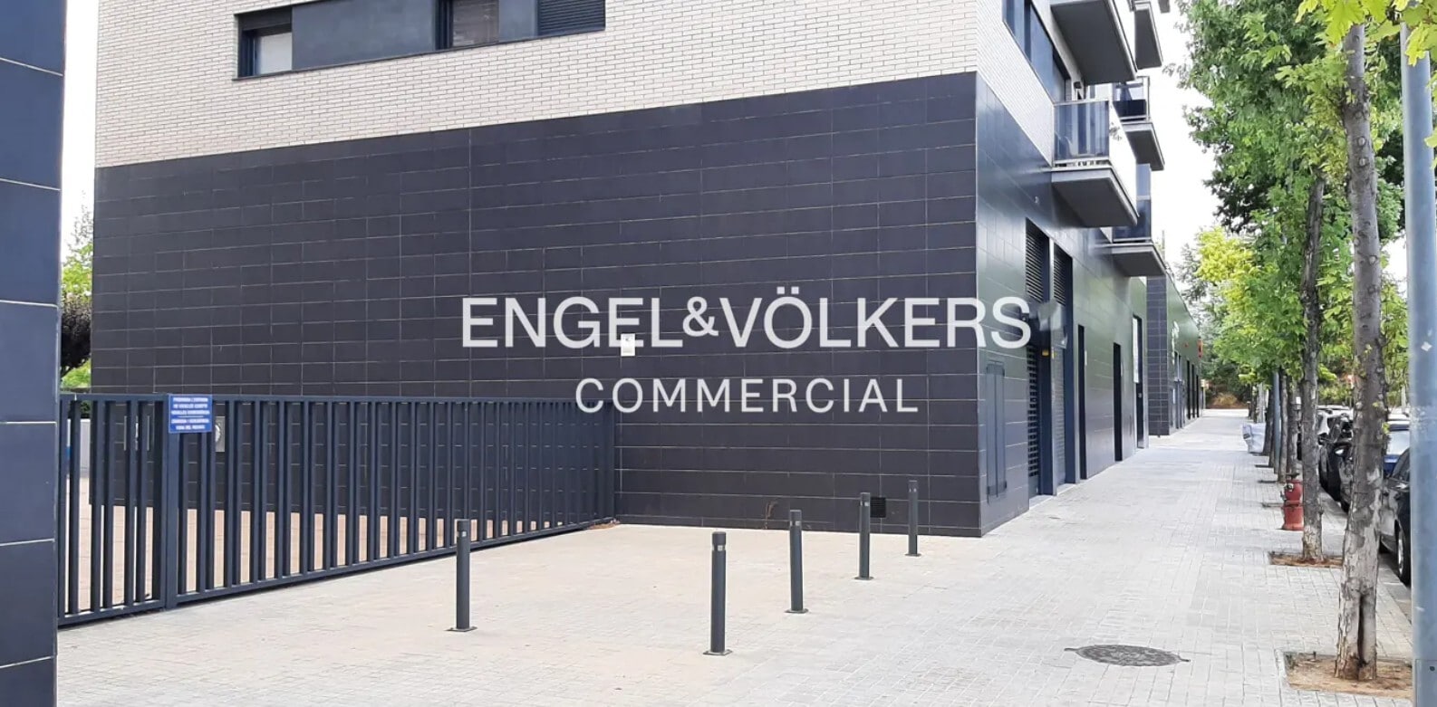 Sabadell, BAR 08206 - Unit 6 - - Interior Photo - Image 1 of 6