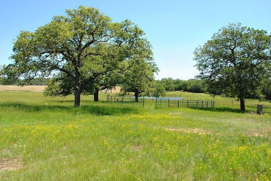 21741 E Interstate 10, Luling, TX à vendre - Photo principale - Image 2 de 11