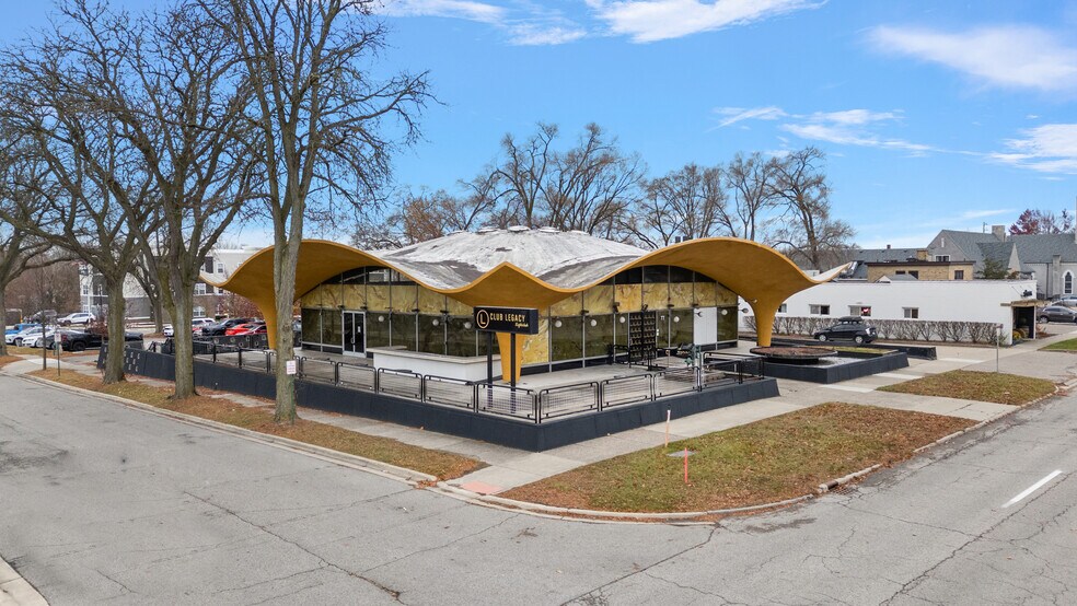 77 S Main St, Mount Clemens, MI à vendre - Photo du bâtiment - Image 1 de 5