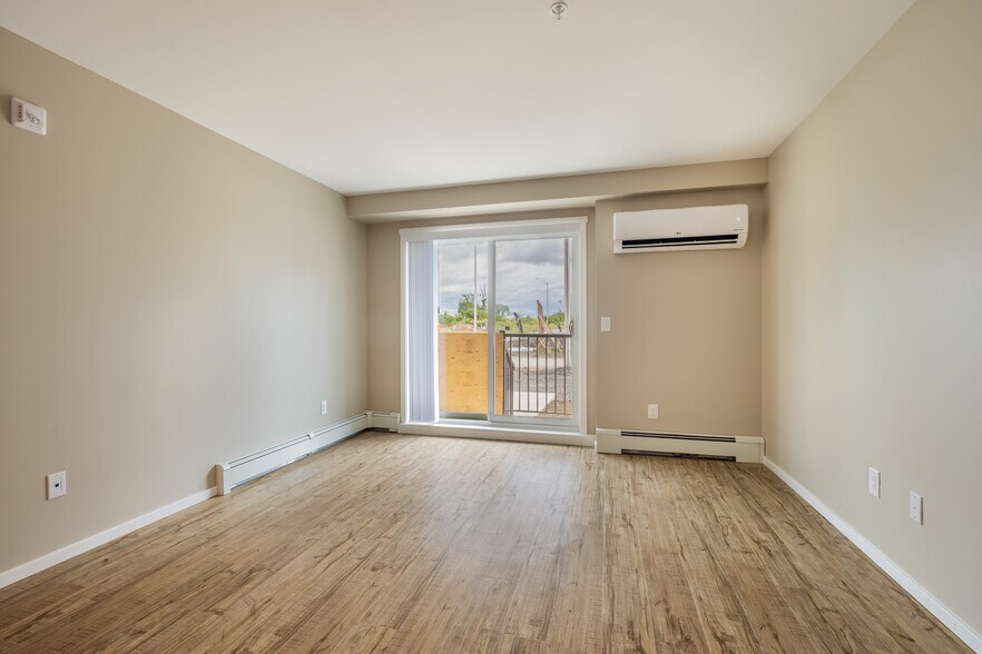 1070 Noëlla Leclair Way, Ottawa, ON à louer - Photo intérieure - Image 3 de 30
