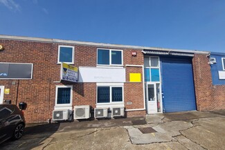 Plus de détails pour Fitzherbert Rd, Portsmouth - Industriel à louer