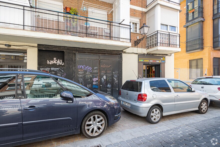 Commerce de détail dans Madrid, Madrid à louer - Photo du bâtiment - Image 3 de 4