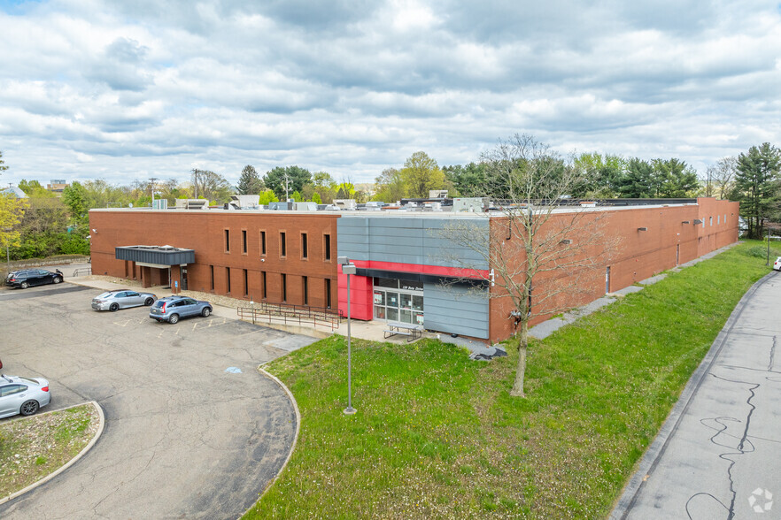 120 Beta Dr, Pittsburgh, PA à vendre - Photo principale - Image 1 de 1