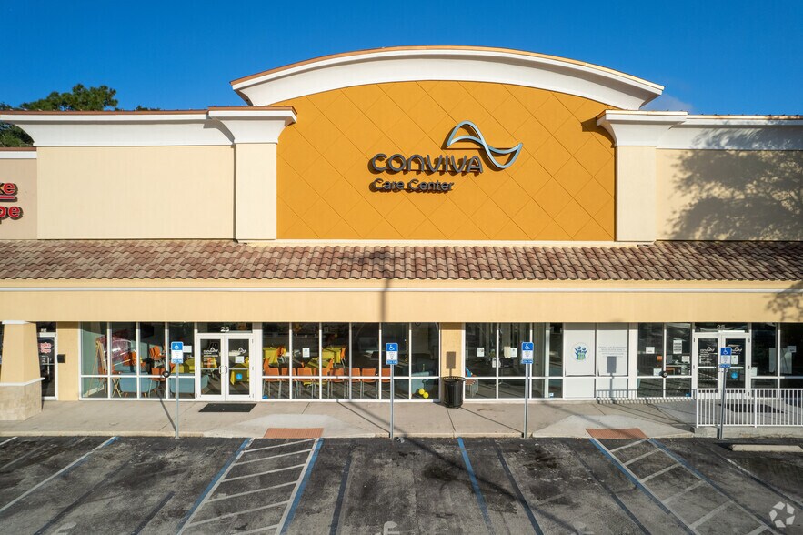 11-55 University Blvd N, Jacksonville, FL for lease - Building Photo - Image 3 of 7