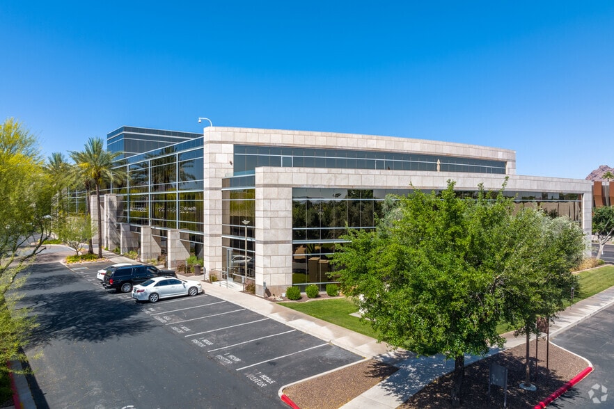 3133 E Camelback Rd, Phoenix, AZ for lease - Building Photo - Image 1 of 9