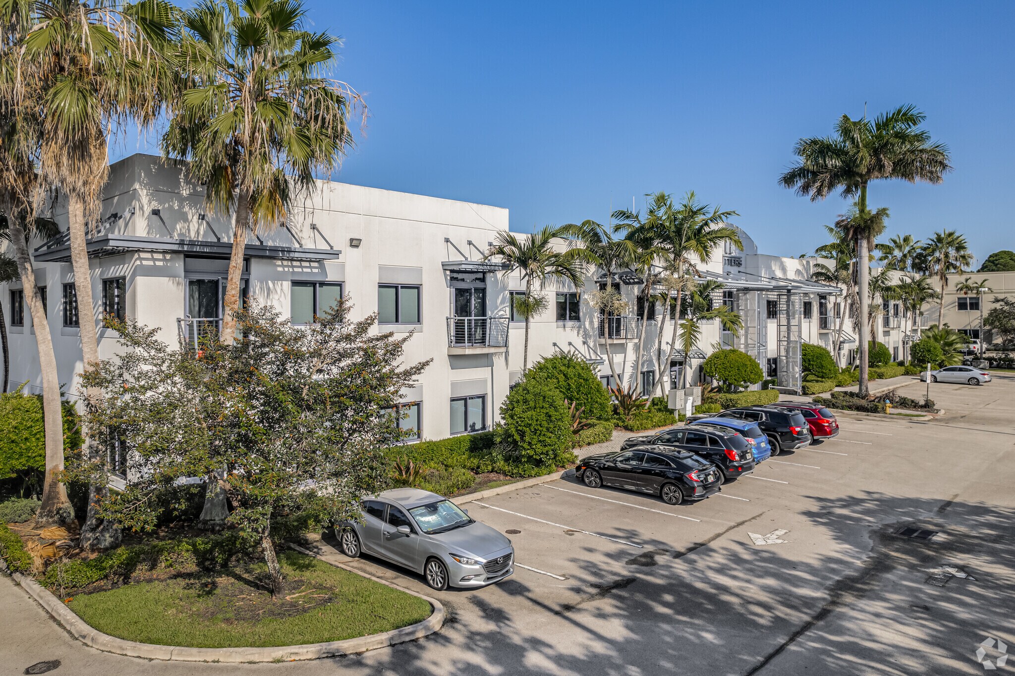 6820 Lyons Technology Cir, Coconut Creek, FL à louer Photo du bâtiment- Image 1 de 7