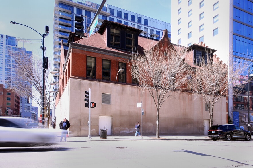 600 W Washington Blvd, Chicago, IL à vendre - Photo du bâtiment - Image 2 de 3