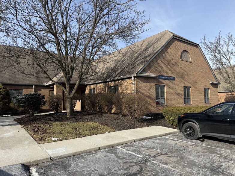 Berry Leaf Lane portefeuille de 2 propriétés à vendre sur LoopNet.ca - Photo du bâtiment - Image 3 de 6