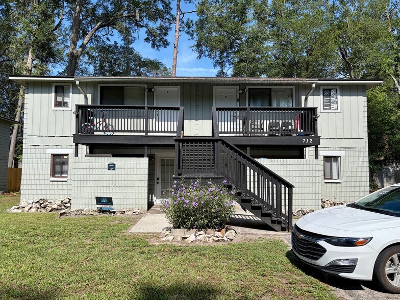 3 Quads | 1 Duplex | Gainesville, FL portefeuille de 2 propriétés à vendre sur LoopNet.ca - Photo du bâtiment - Image 2 de 9