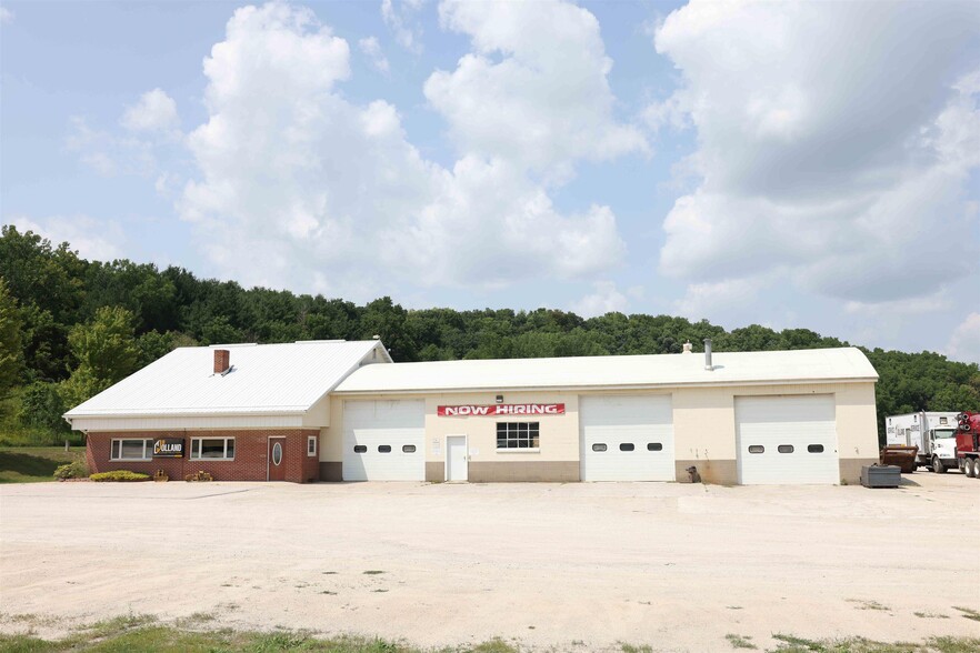 2092 IA-9, Decorah, IA for sale - Primary Photo - Image 1 of 1