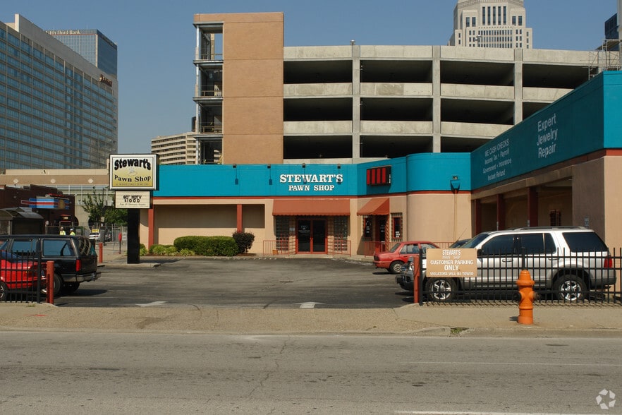 113 W Jefferson St, Louisville, KY for lease - Building Photo - Image 2 of 3