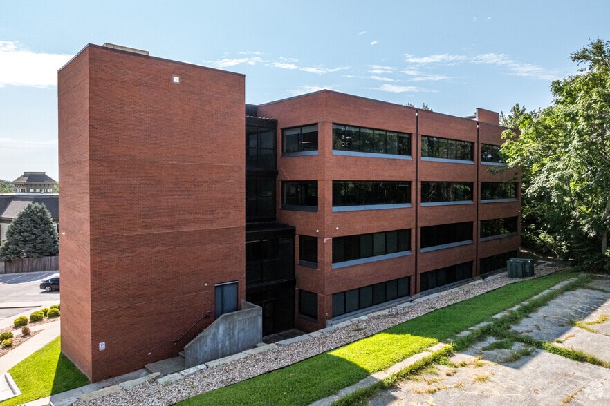 201 E Partridge Ave, Independence, MO à vendre - Photo du bâtiment - Image 3 de 23