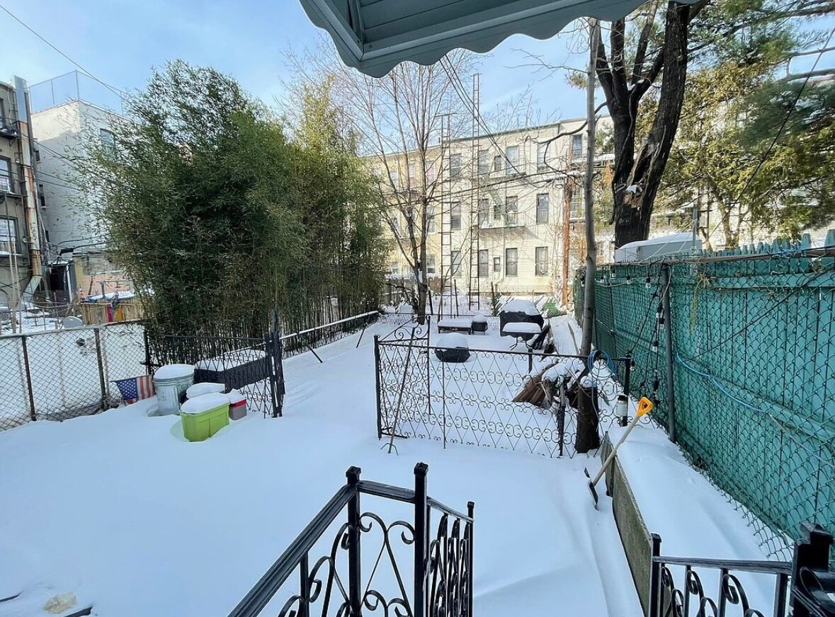 1007 Broadway, Brooklyn, NY à louer Photo du bâtiment- Image 1 de 6