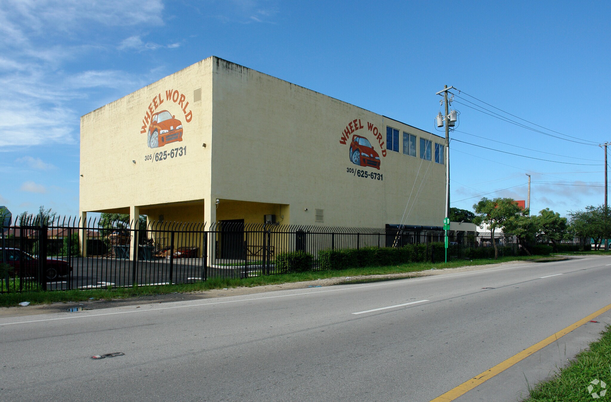 4690 NW 167th St, Opa Locka, FL à vendre Photo principale- Image 1 de 1