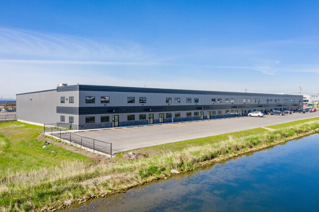 Plus de détails pour 235126 Ryan Rd, Calgary, AB - Industriel à louer