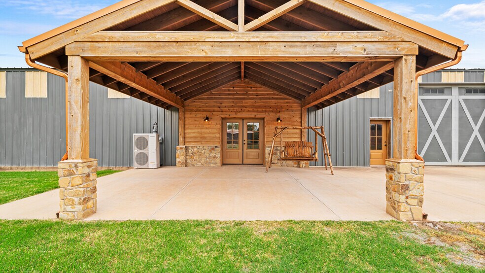 20500 N 2810 Rd, Kingfisher, OK à vendre - Photo du bâtiment - Image 1 de 54