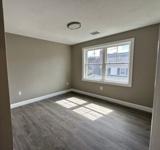 Plus de détails pour 73-77. Union St, Holbrook, MA - Bureau à louer