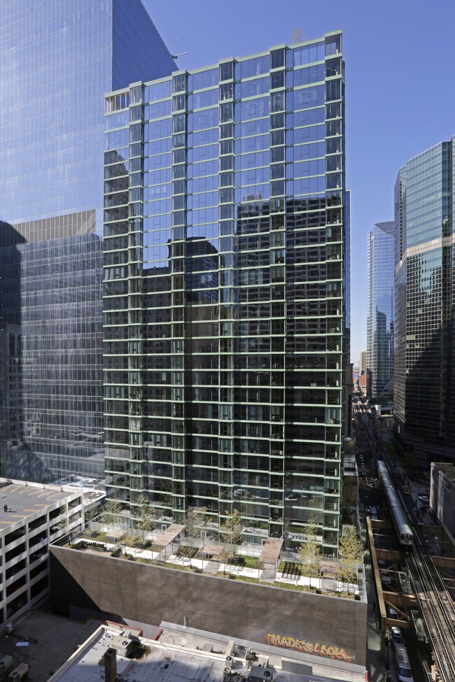 More details for 215 W Lake St, Chicago, IL - Retail for Lease