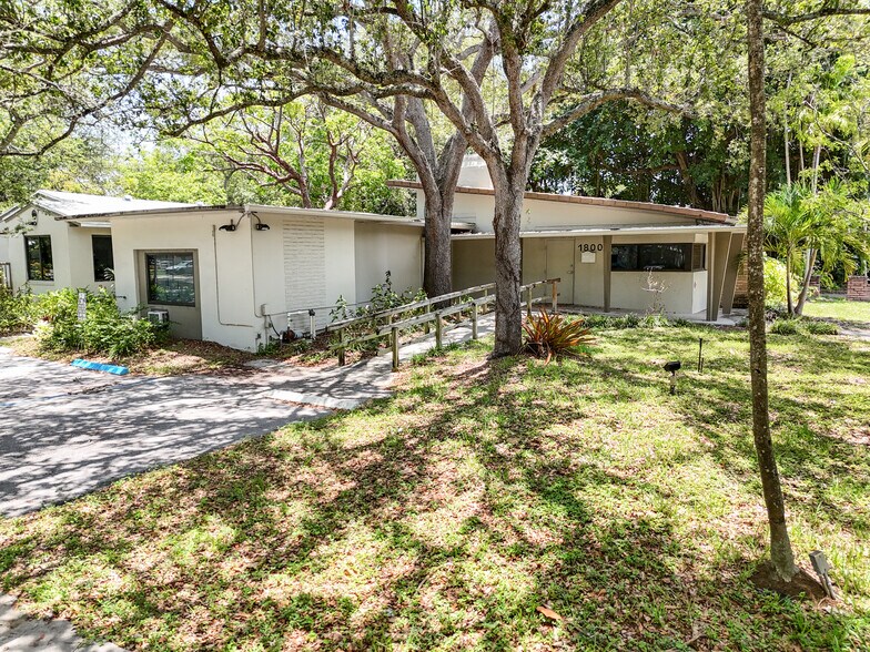 1800 SE 3rd Ave, Fort Lauderdale, FL for lease - Building Photo - Image 1 of 3